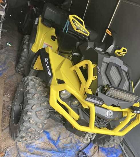 956532